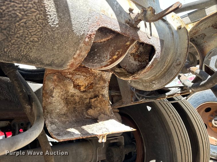 image for item EF2203 2008 Warren AT38SRTV9 feed delivery trailer