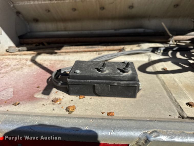 image for item EF2203 2008 Warren AT38SRTV9 feed delivery trailer