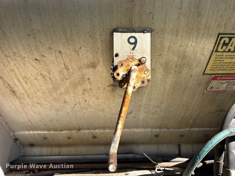 image for item EF2203 2008 Warren AT38SRTV9 feed delivery trailer