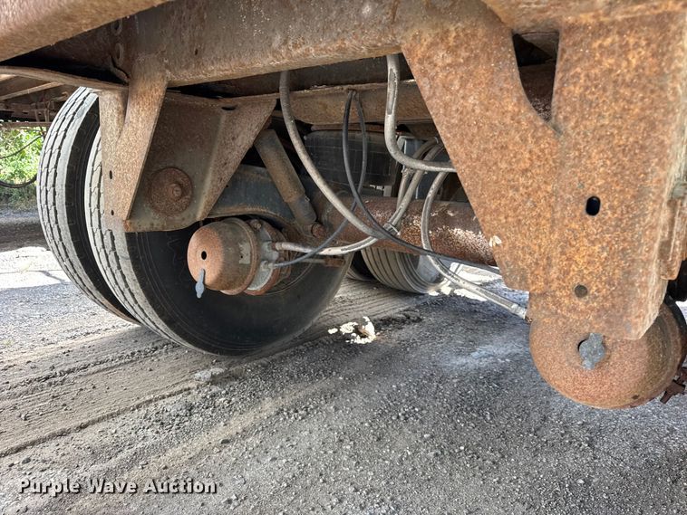 image for item EF2203 2008 Warren AT38SRTV9 feed delivery trailer