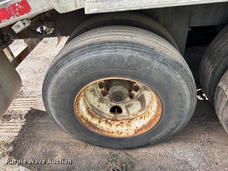 image for item EF2203 2008 Warren AT38SRTV9 feed delivery trailer