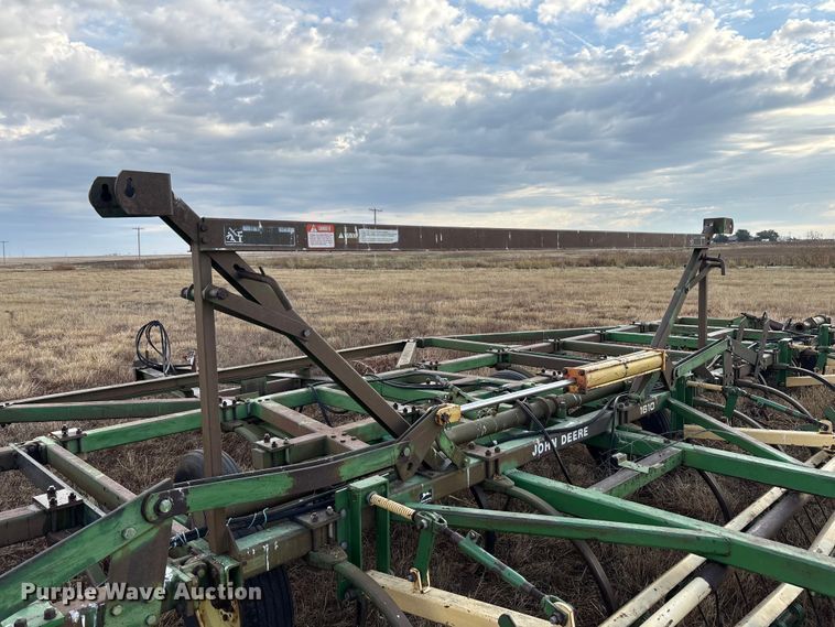 image for item EF6087 John Deere 84-0297 sweep plow