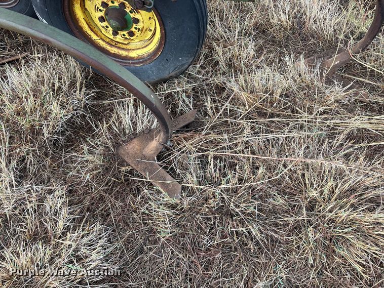 image for item EF6087 John Deere 84-0297 sweep plow