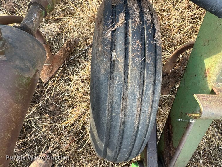 image for item EF6087 John Deere 84-0297 sweep plow