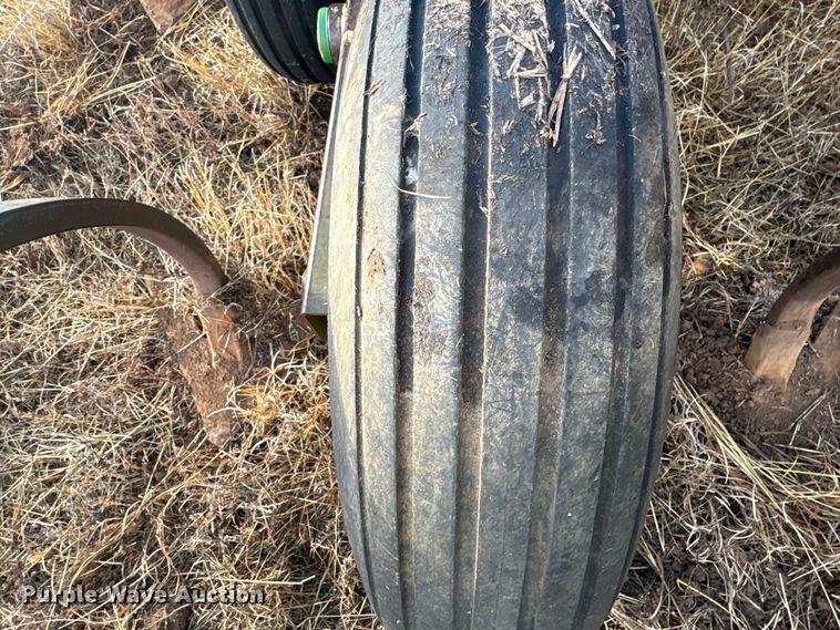 image for item EF6087 John Deere 84-0297 sweep plow