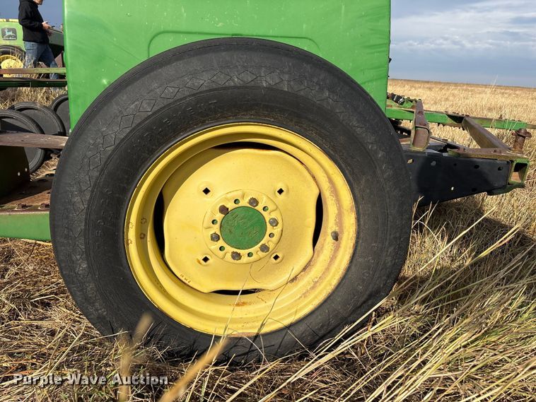 image for item EF6089 (3) John Deere 450 grain drills