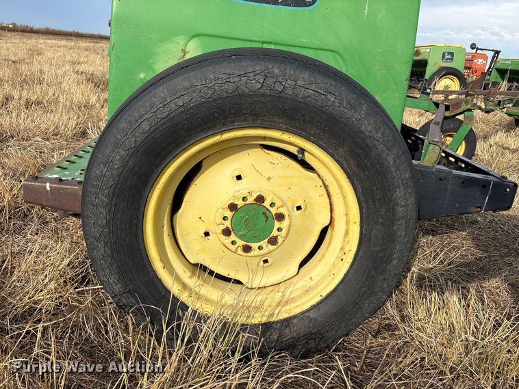 image for item EF6089 (3) John Deere 450 grain drills