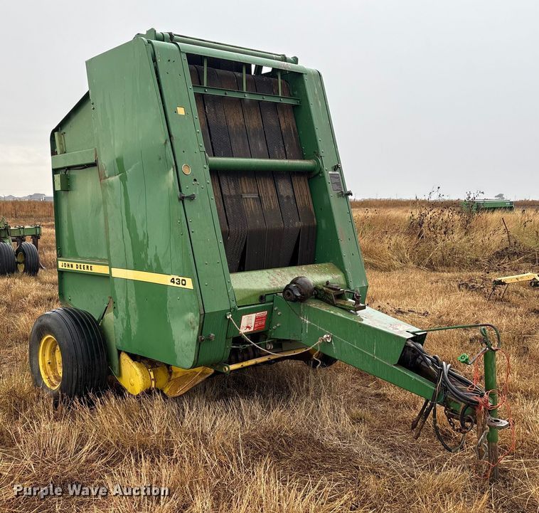 image for item EF6093 John Deere 430 round baler