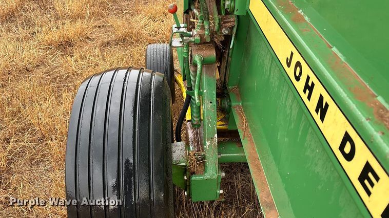 image for item EF6093 John Deere 430 round baler