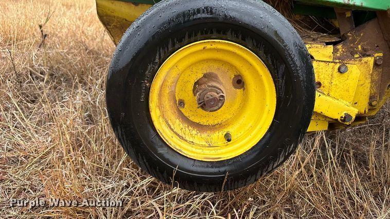 image for item EF6093 John Deere 430 round baler