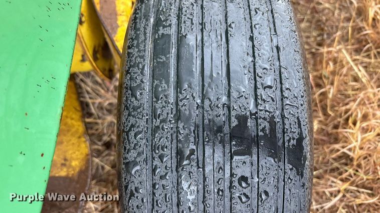 image for item EF6093 John Deere 430 round baler