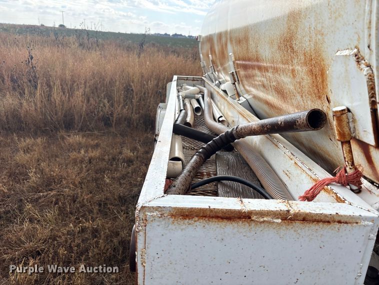 image for item EF6094 Nurse trailer