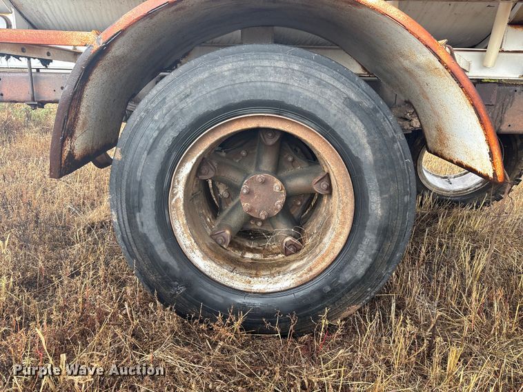 image for item EF6094 Nurse trailer