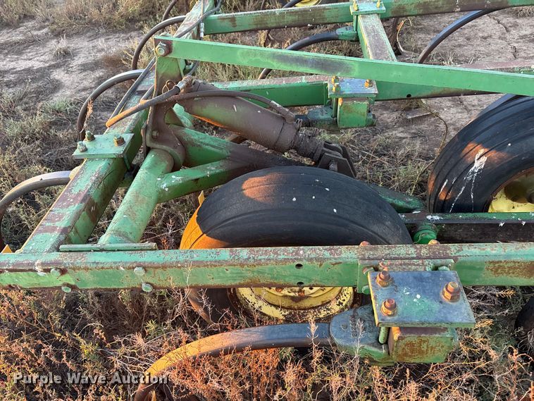 image for item EF6121 John Deere field cultivator