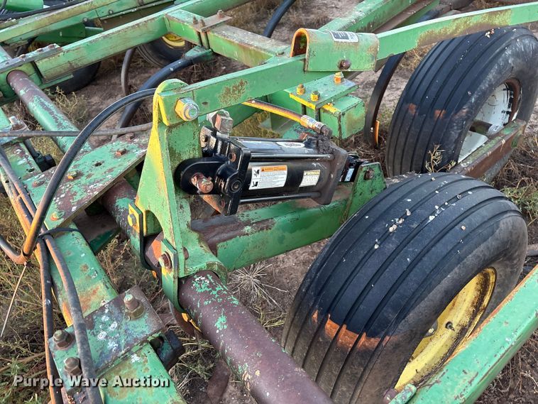 image for item EF6121 John Deere field cultivator