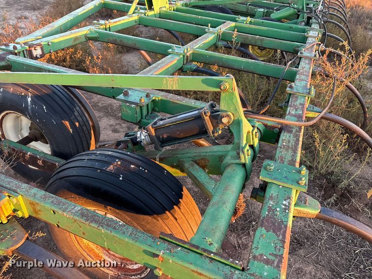 image for item EF6121 John Deere field cultivator