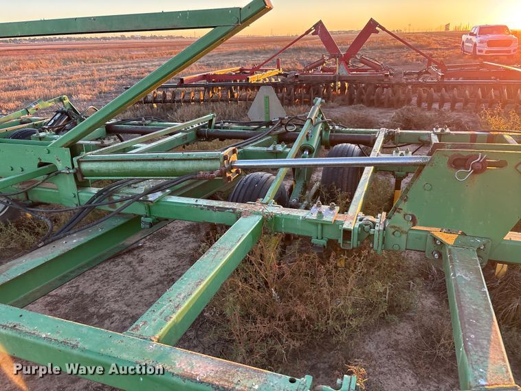 image for item EF6121 John Deere field cultivator