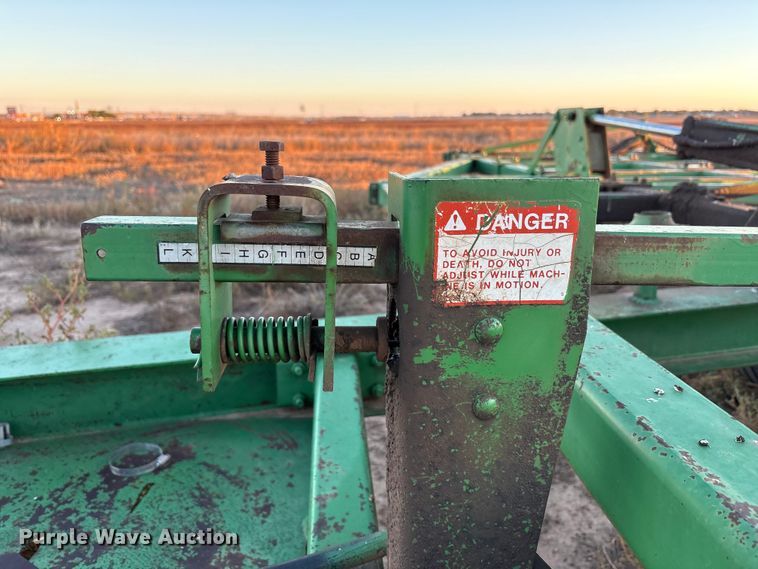 image for item EF6121 John Deere field cultivator