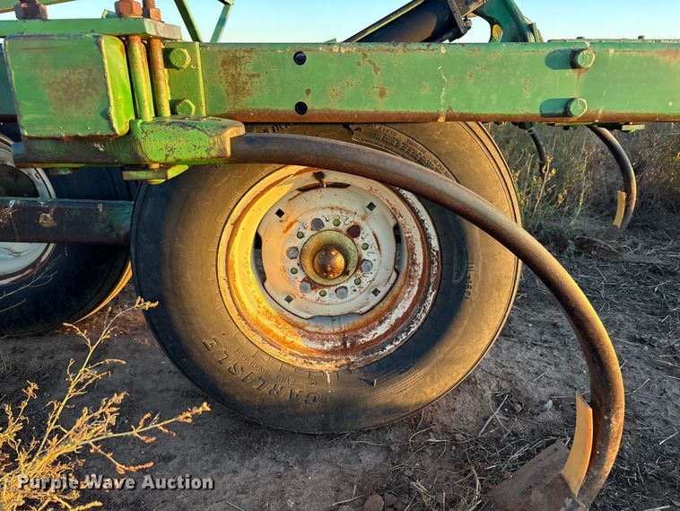 image for item EF6121 John Deere field cultivator