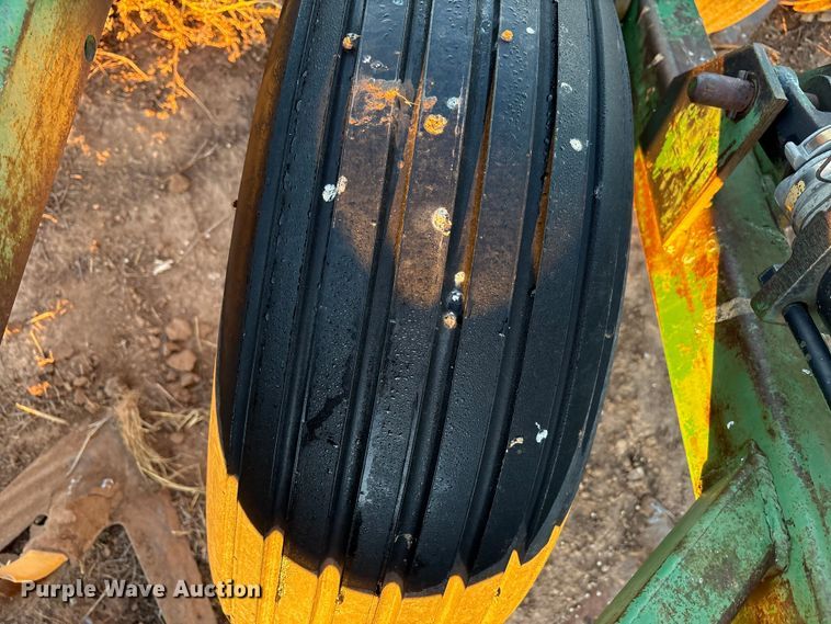 image for item EF6121 John Deere field cultivator