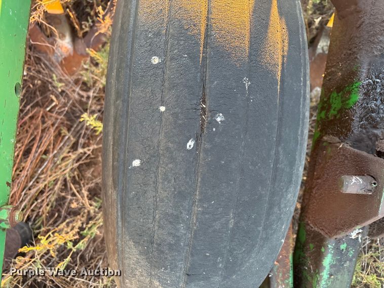 image for item EF6121 John Deere field cultivator