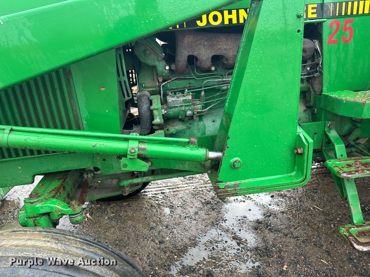 image for item EL0040 1978 John Deere 2840 tractor