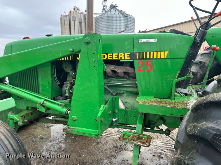 image for item EL0040 1978 John Deere 2840 tractor