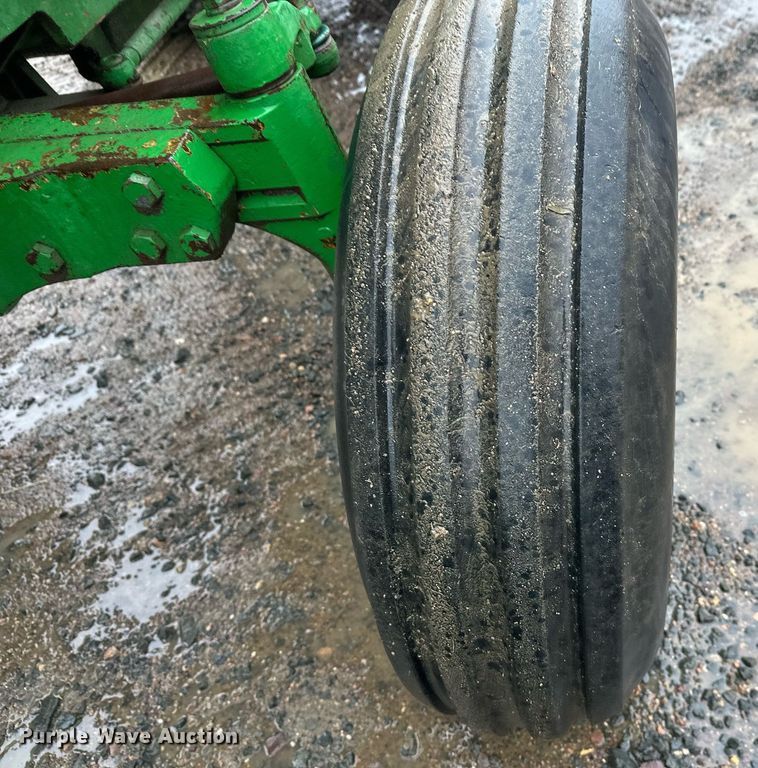 image for item EL0040 1978 John Deere 2840 tractor