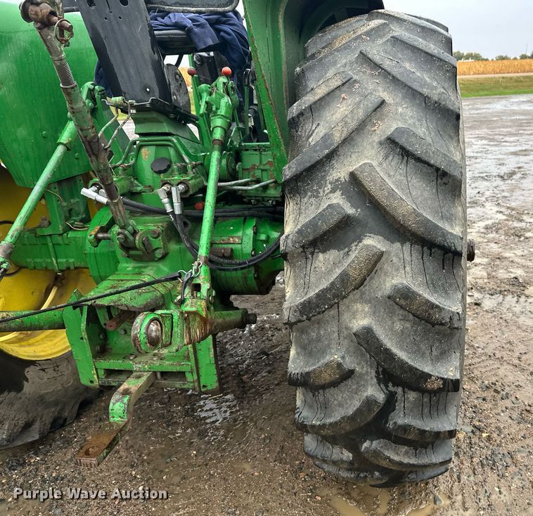 image for item EL0040 1978 John Deere 2840 tractor