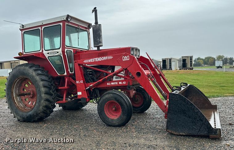 image for item EL0041 International Harvester F966 tractor