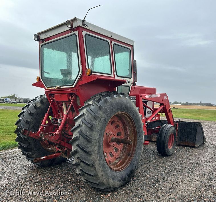image for item EL0041 International Harvester F966 tractor