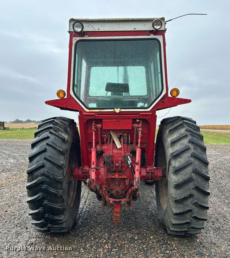 image for item EL0041 International Harvester F966 tractor