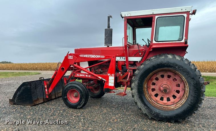 image for item EL0041 International Harvester F966 tractor