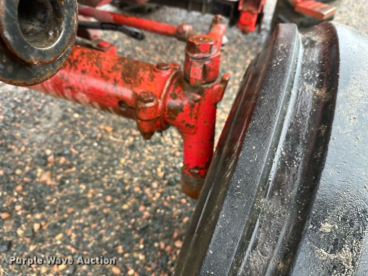 image for item EL0041 International Harvester F966 tractor