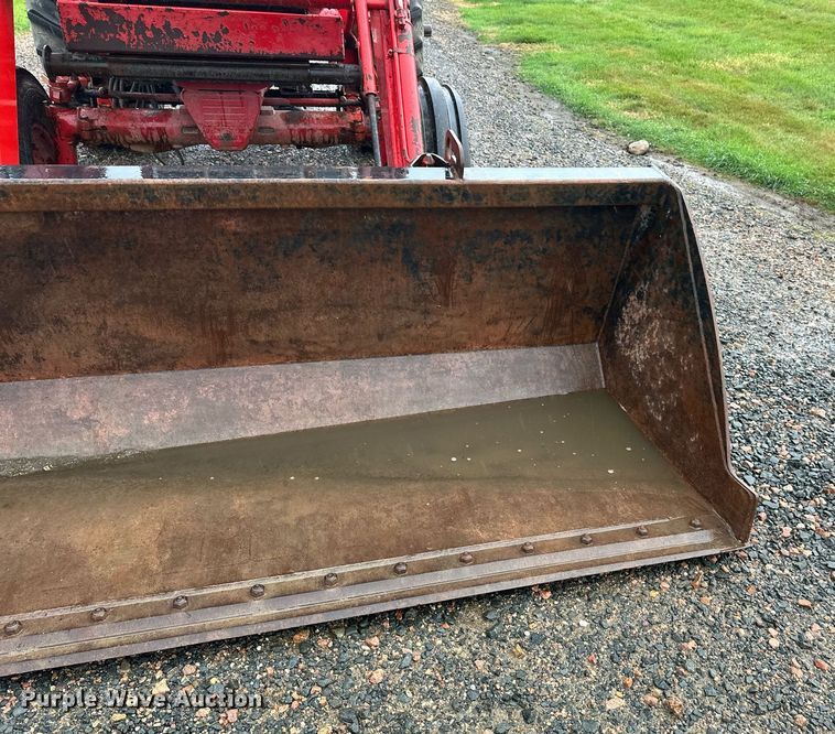 image for item EL0041 International Harvester F966 tractor