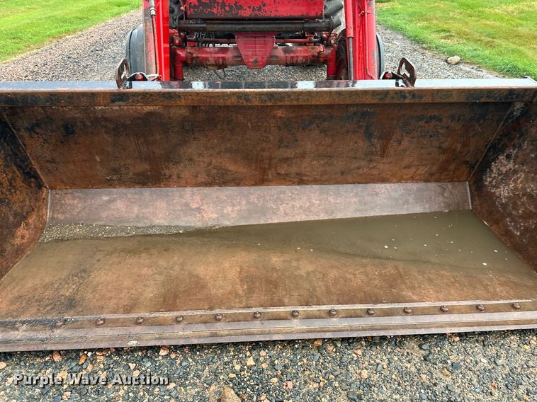 image for item EL0041 International Harvester F966 tractor