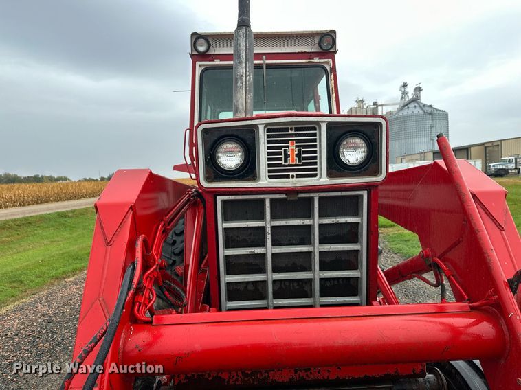 image for item EL0041 International Harvester F966 tractor