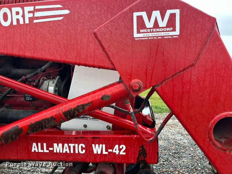 image for item EL0041 International Harvester F966 tractor