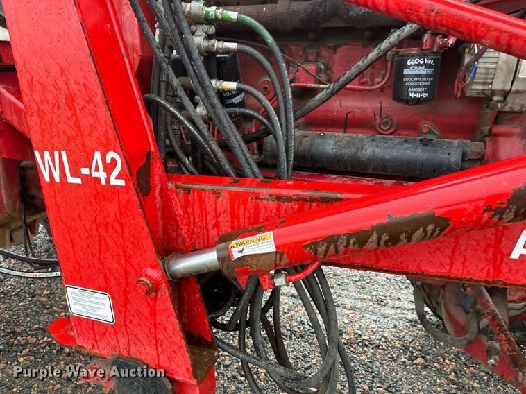 image for item EL0041 International Harvester F966 tractor