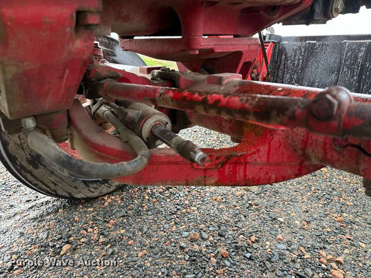 image for item EL0041 International Harvester F966 tractor