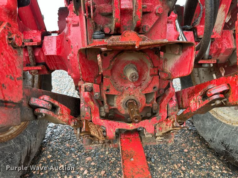 image for item EL0041 International Harvester F966 tractor