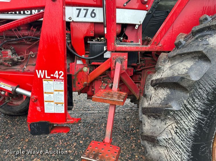 image for item EL0041 International Harvester F966 tractor