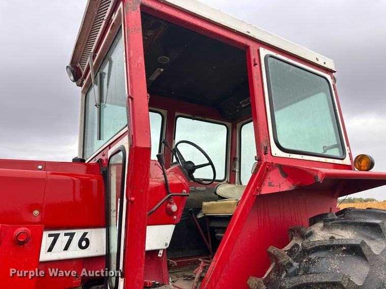 image for item EL0041 International Harvester F966 tractor