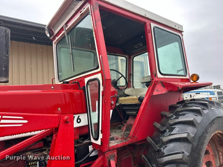 image for item EL0041 International Harvester F966 tractor