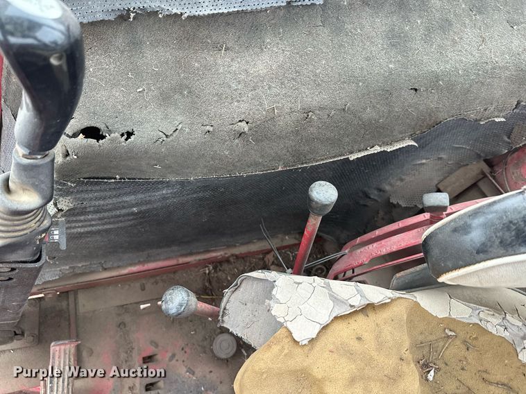 image for item EL0041 International Harvester F966 tractor