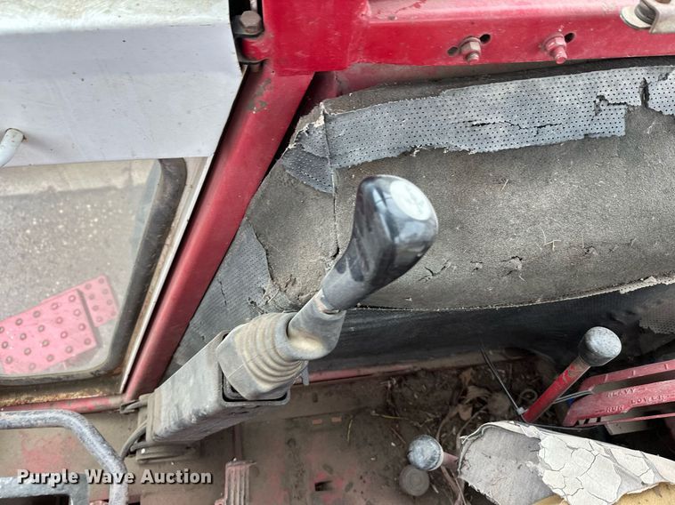 image for item EL0041 International Harvester F966 tractor