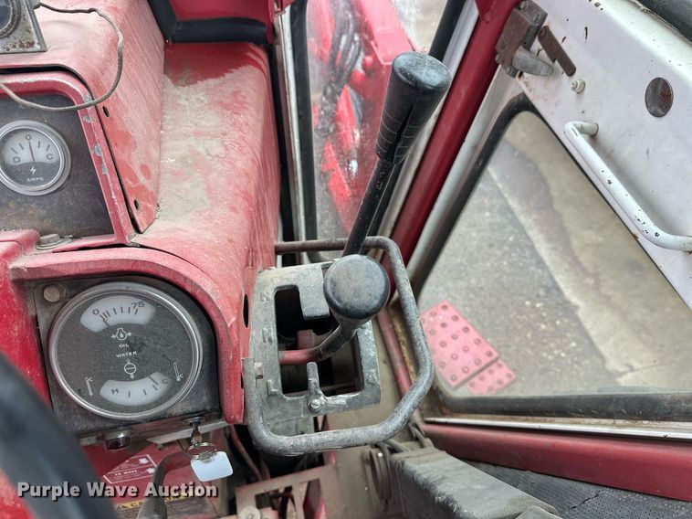 image for item EL0041 International Harvester F966 tractor