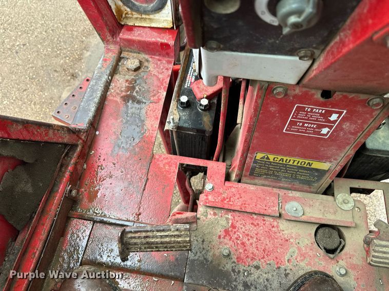 image for item EL0041 International Harvester F966 tractor