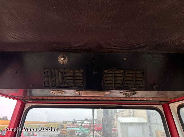 image for item EL0041 International Harvester F966 tractor