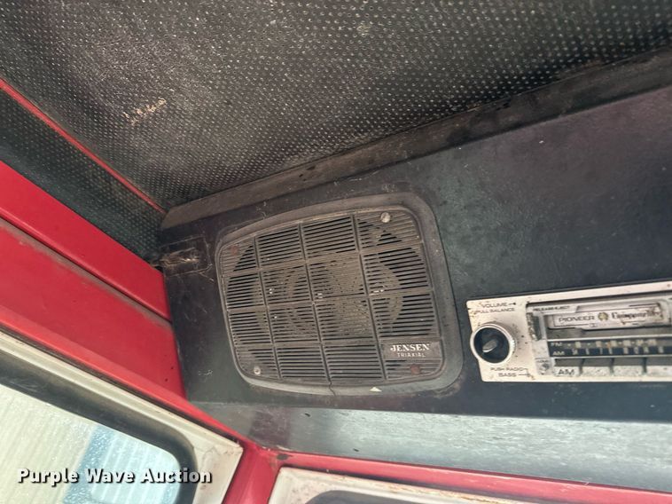 image for item EL0041 International Harvester F966 tractor